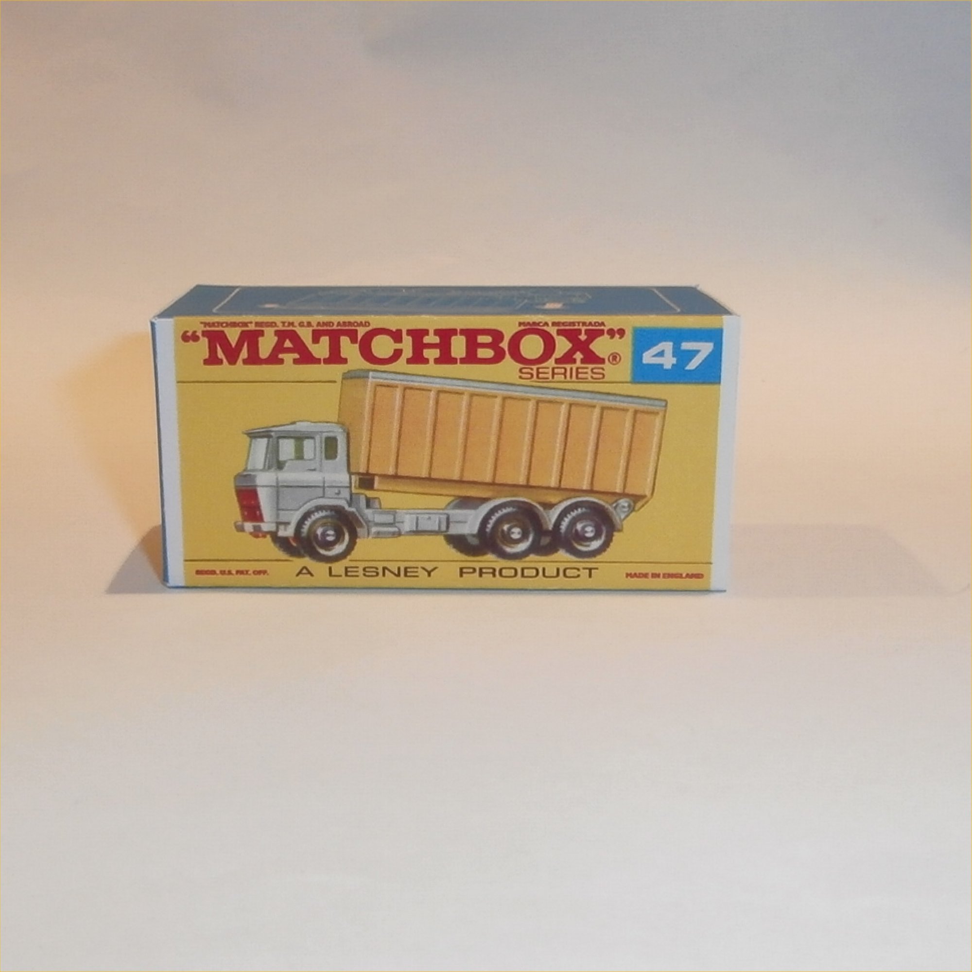 https://www.recovertoy.com/shop/images/images_big/boxes/matchbox/Matchbox-F-47c-DAF-Tipper-ContainerTruck-1.jpg
